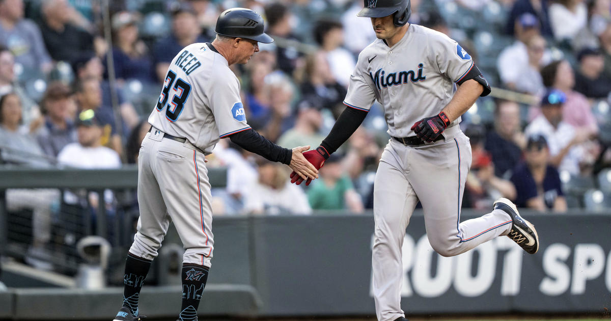 Marlins Top Yanks To Win Series - CBS News