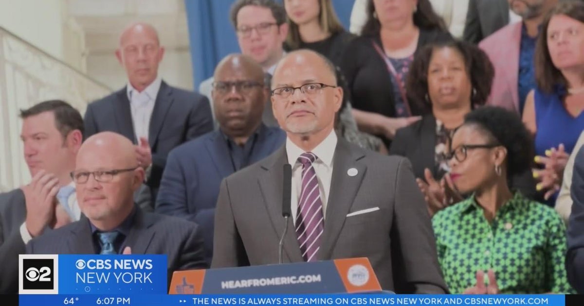 New York City teachers union announces new contract CBS New York