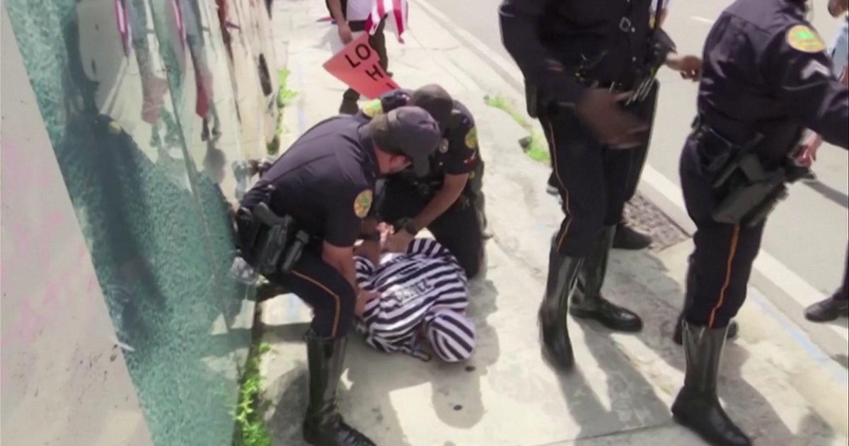 Protester arrested right after jumping in front of Trump’s motorcade in Miami