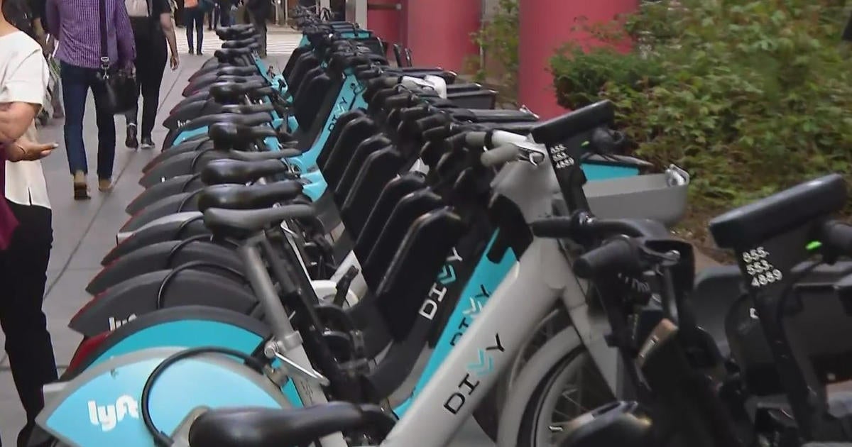 New Divvy scooters - CBS Chicago