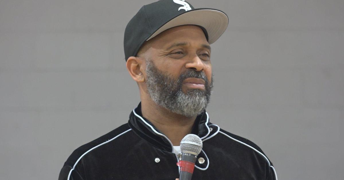 Mike Epps visits Detroit, shares encouraging words to kids: “Don’t ever stop dreaming”