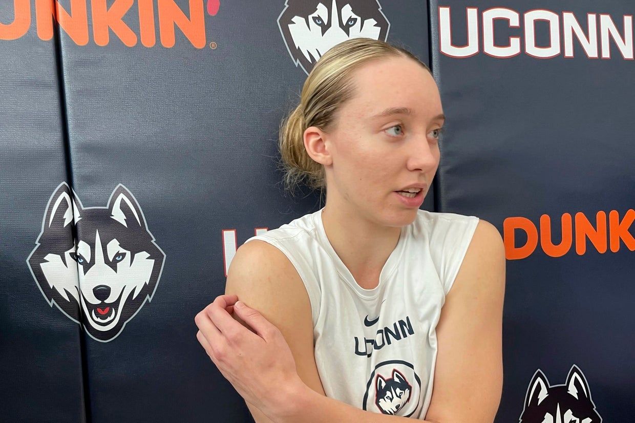 UConn Bueckers Comeback Basketball 