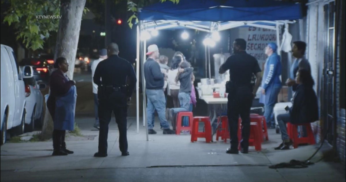 Taco vendors on edge after rash of robberies in South LA - CBS Los Angeles