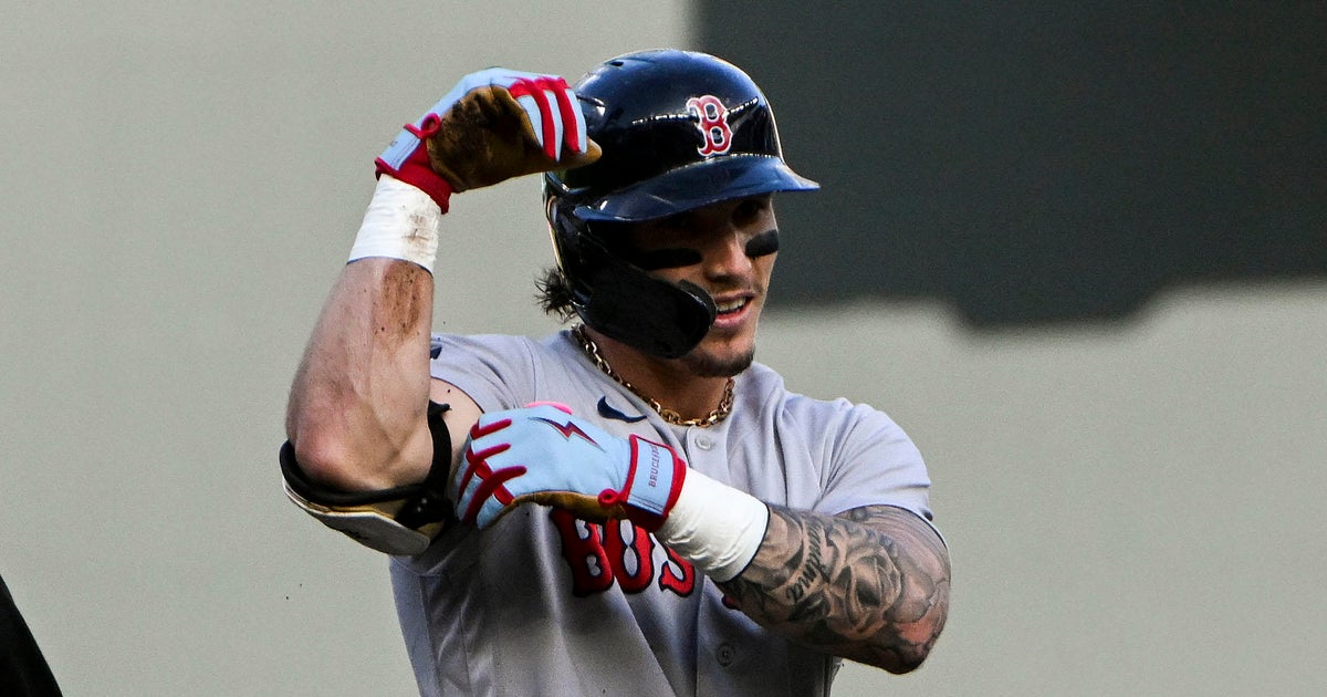 Jarren Duran mashes three doubles  and breaks a few of Justin Turners bats Jarren Duran mashes three doubles  and breaks a few of Justin Turners bats