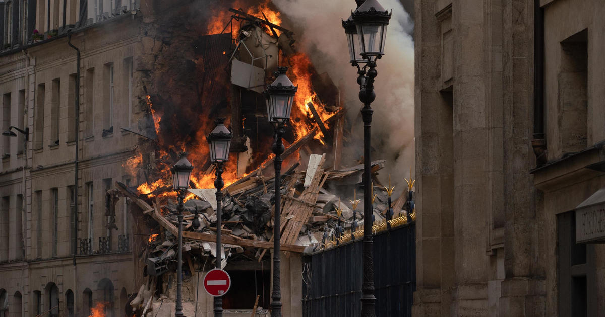 据报道，巴黎市中心发生瓦斯爆炸，至少有 16 人受伤