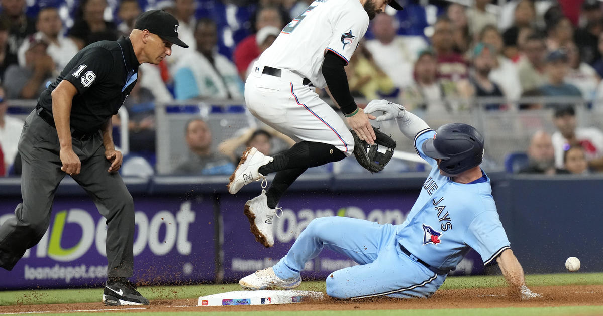 RBI singles in the 8th propel Blue Jays to 2- earn over Marlins