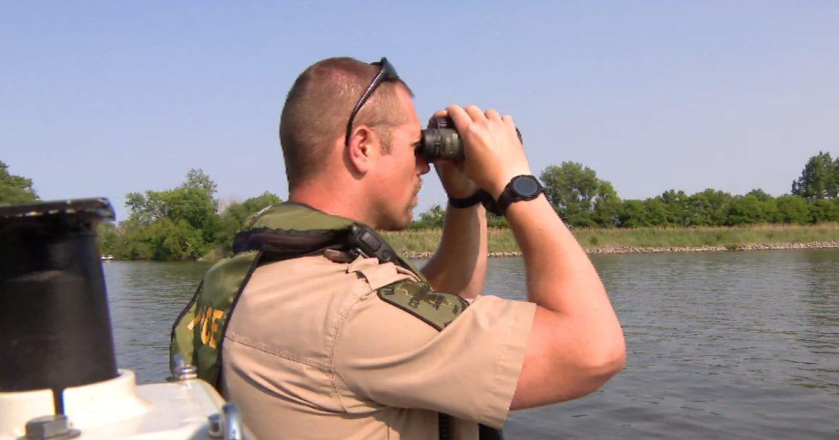 As summer arrives Illinois police patrol waters for boating under the influence