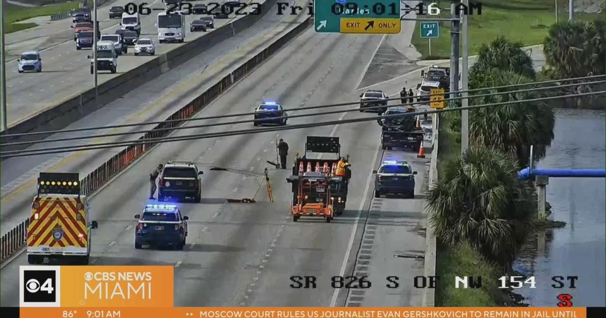 Southbound lanes closed after deadly crash on Palmetto Expressway CBS Southbound lanes closed after deadly crash on Palmetto Expressway CBS