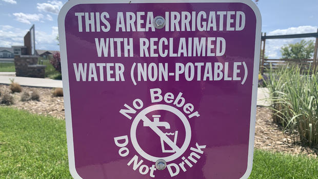 purple-signs-in-sky-ranchs-open-spaces-mark-where-the-recycled-water-is-used-002-copy.jpg 