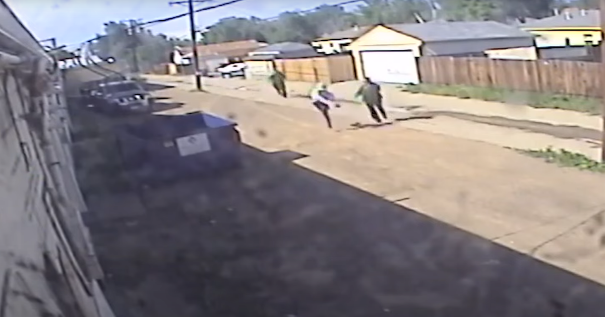 New video shows Aurora police officer chase and shooting of 14-year-old ...