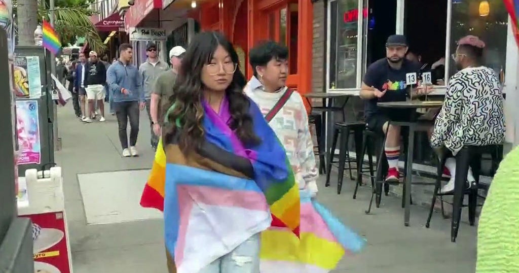 Postparade SF Pride revelers pack Castro District watering holes