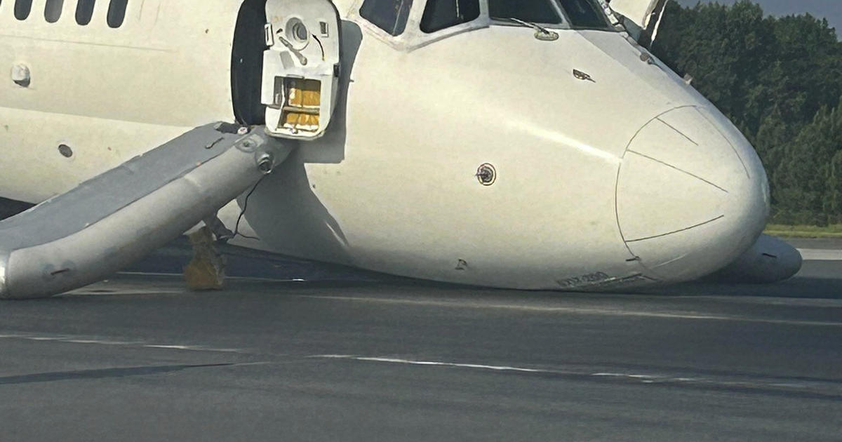 Самолет Delta совершил мягкую аварийную посадку в Шарлотте.