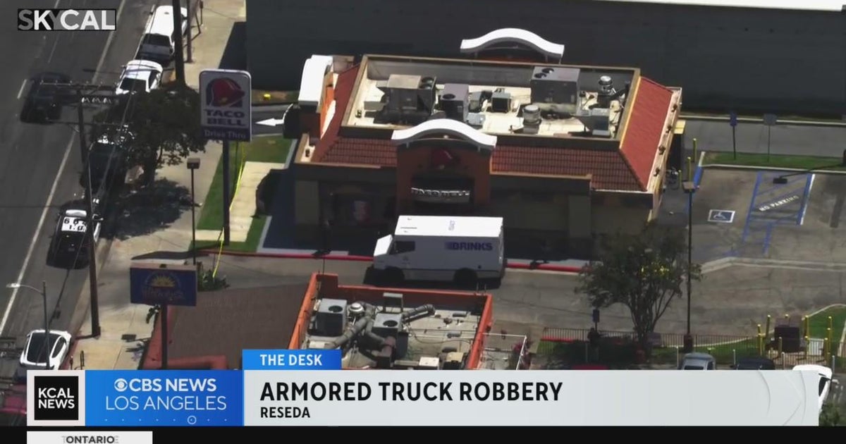 Armored truck guard robbed at gunpoint outside of Taco Bell in Reseda ...