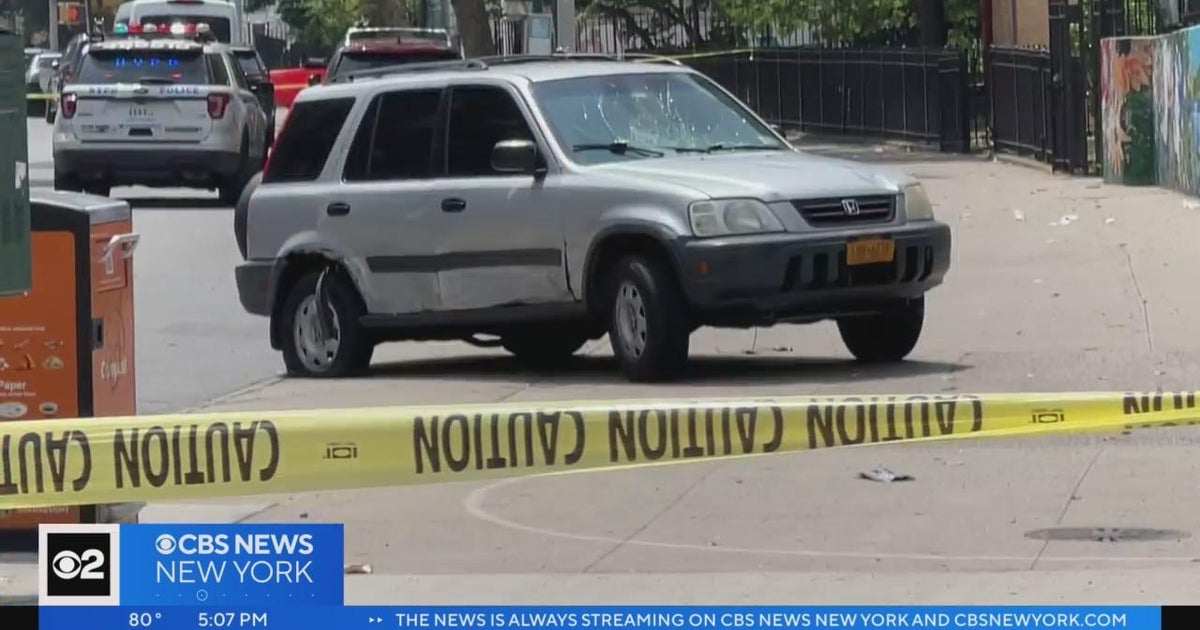 Driver arrested after crash in Bronx leaves 1 critically injured - CBS ...