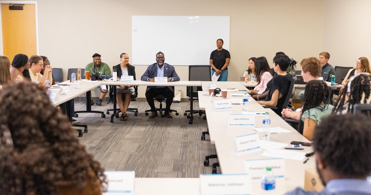 Chicago Mayors Youth Commission accepting applications for 202324 cohort Chicago Mayors Youth Commission accepting applications for 202324 cohort