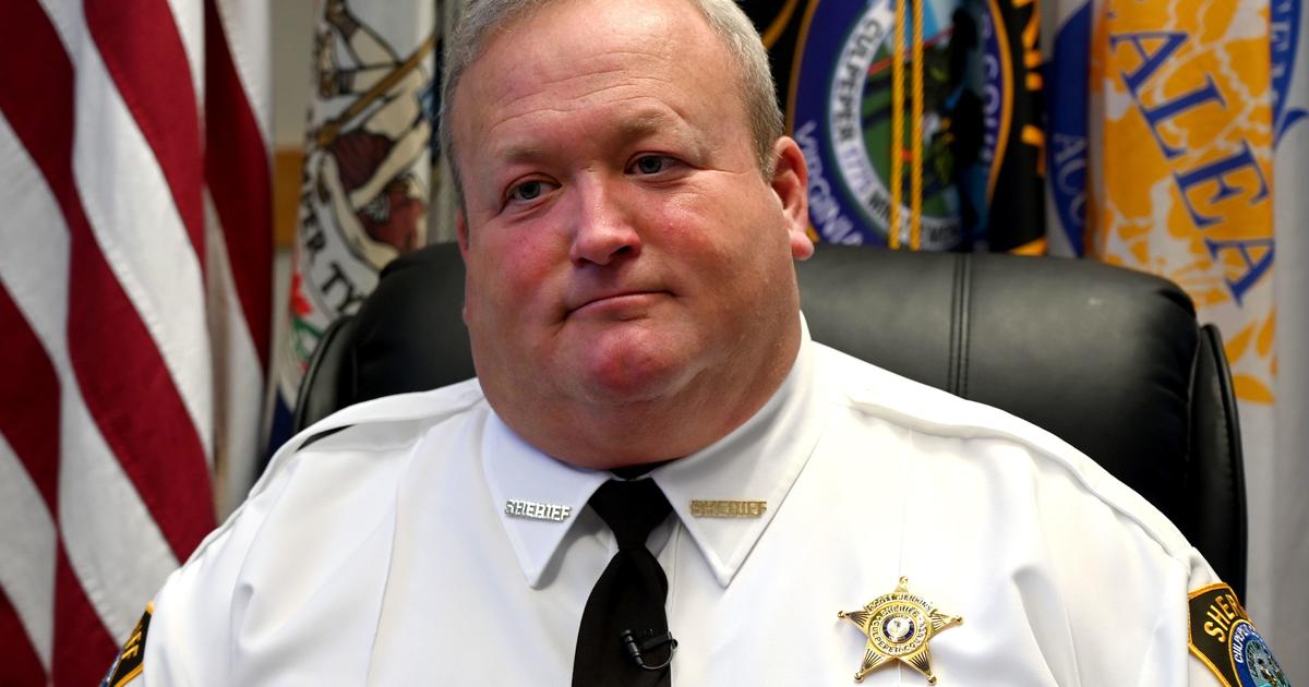 Virginia sheriff gave out deputy badges in exchange for cash bribes, feds say