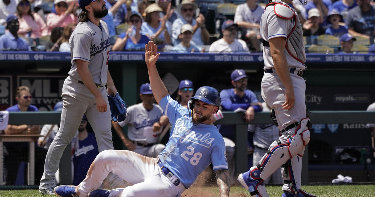 Five-run first holds up for Royals in 6-4 win over the Dodgers