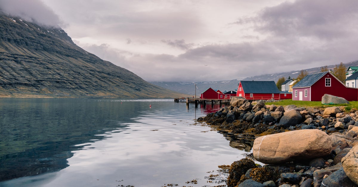 Island zählt zu den friedlichsten Ländern der Welt, während die Vereinigten Staaten auf Platz 131 liegen Island zählt zu den friedlichsten Ländern der Welt, während die Vereinigten Staaten auf Platz 131 liegen