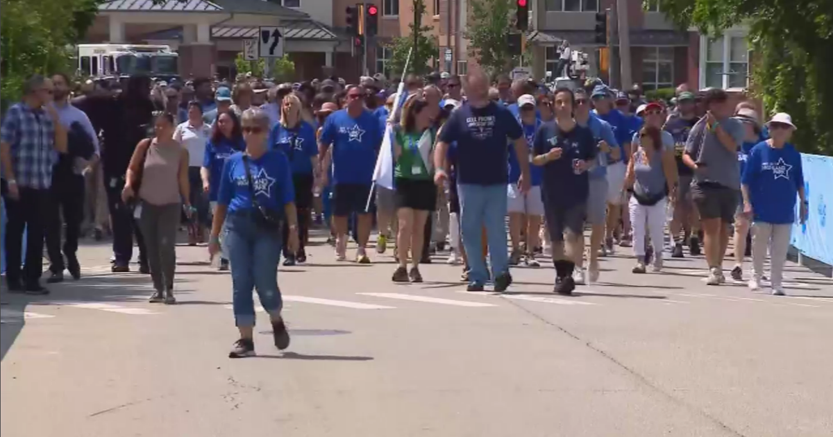 Hundreds march in Highland Park on July 4th to heal create a new tradition Hundreds march in Highland Park on July 4th to heal create a new tradition