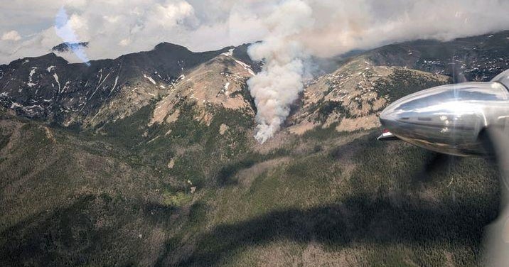Devils Thumb Fire continues to burn unchecked in Grand County - CBS ...