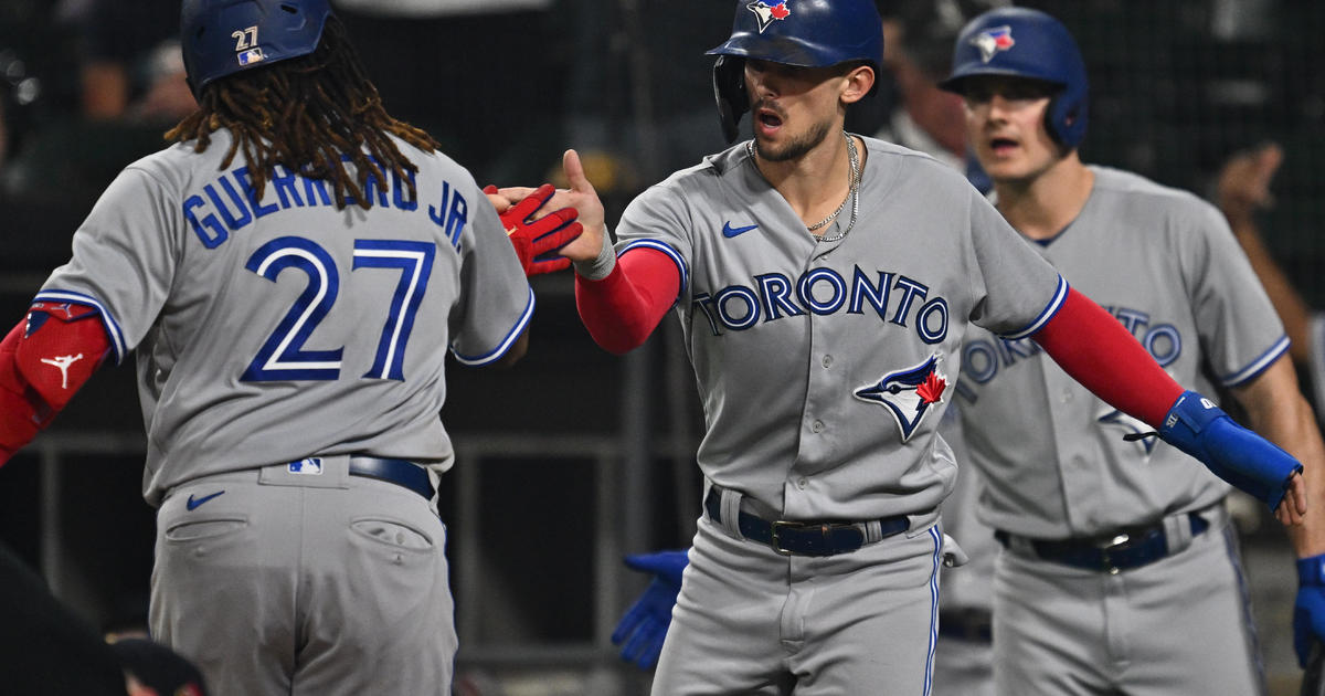 Guerrero Jr. takes over MLB home run lead as Blue Jays dominate