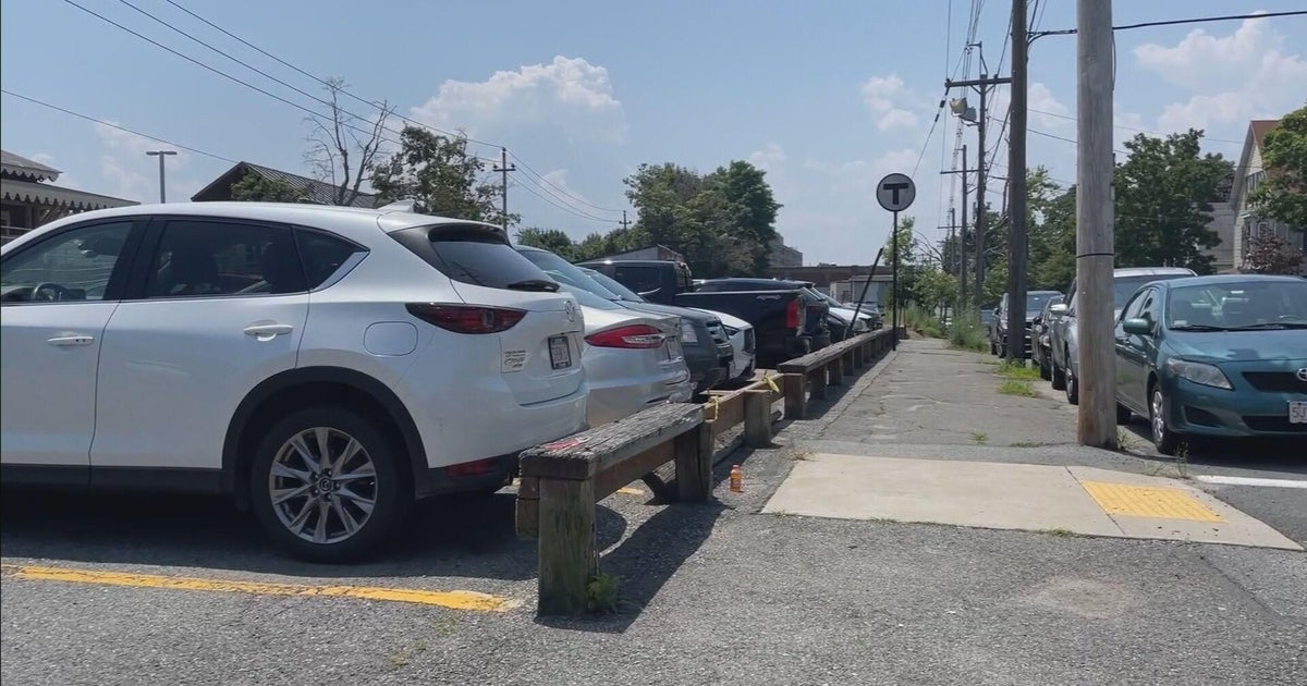 Swampscott parking lot quickly fills up as Commuter Rail picks up slack