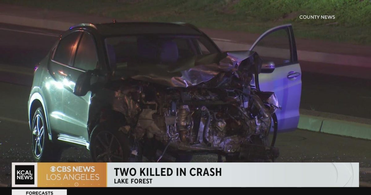 Violent Lake Forest 2-car crash leaves 2 dead - CBS Los Angeles