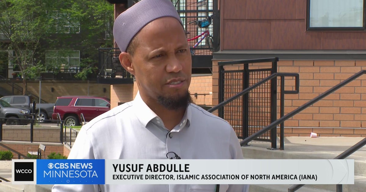 Imams faith leaders to take to Dinkytown #39 s streets this weekend CBS