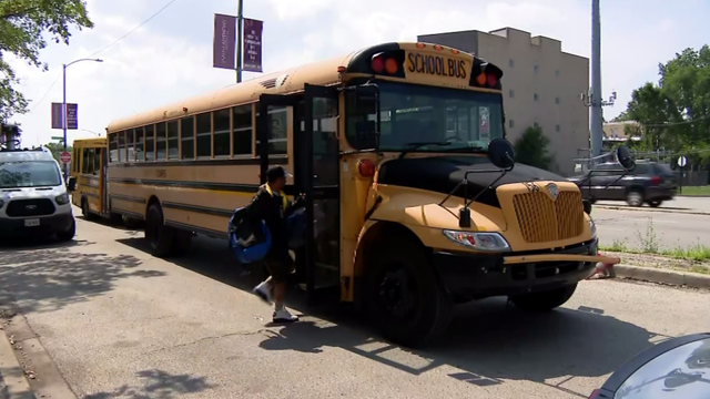 Migrants outside police station 