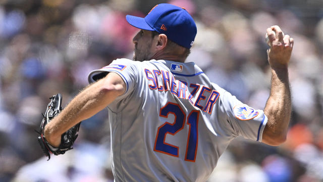 Max Scherzer #21 of the New York Mets pitches during the first inning of a baseball game against the San Diego Padres July 9, 2023 at Petco Park in San Diego, California. 