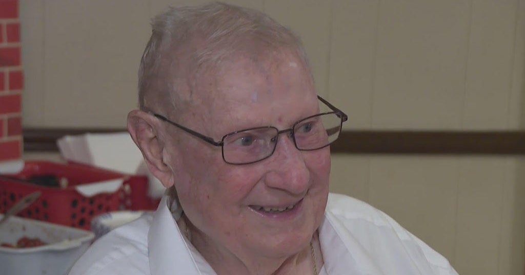 WW2 veteran Jim Snider celebrates 100th birthday with surprise party at Penn Hills American Legion WW2 veteran Jim Snider celebrates 100th birthday with surprise party at Penn Hills American Legion