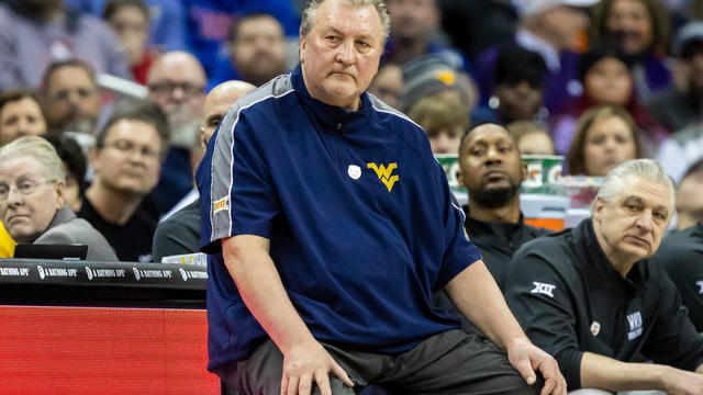 Bob Huggins says he didn't resign as West Virginia basketball coach