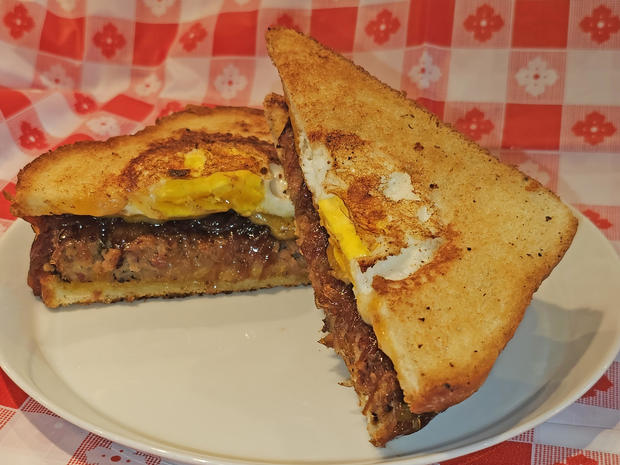 holey-hamloaf-breakfast-sandwich.jpg 