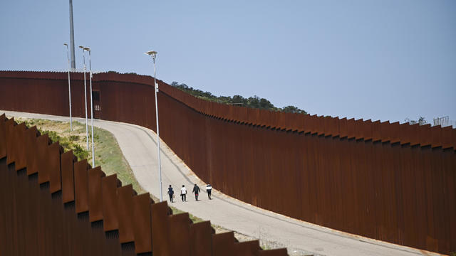 Migrant crossings along U.S.-Mexico border plummeted in June