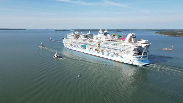 World's largest cruise ship prepares to set sail