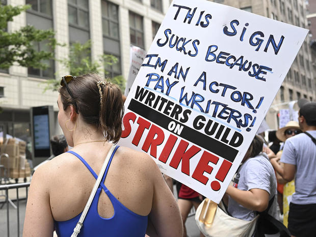 Actors Set to Join Writers On Strike in NYC 