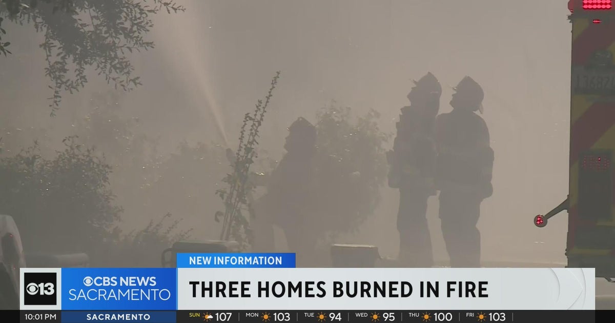 3 homes catch fire in Woodland Saturday afternoon