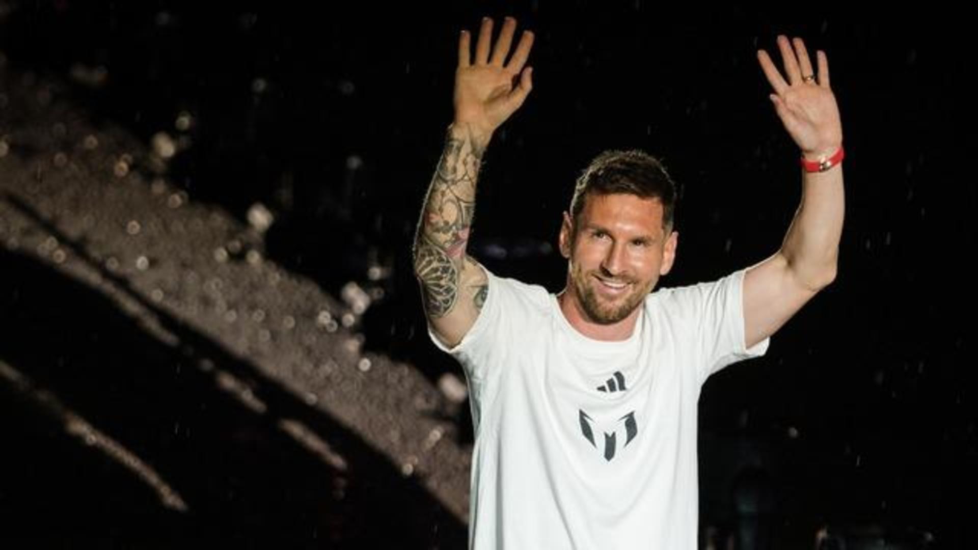 Messi's Inter Miami shirts sell out, fans have to wait until November to  get them