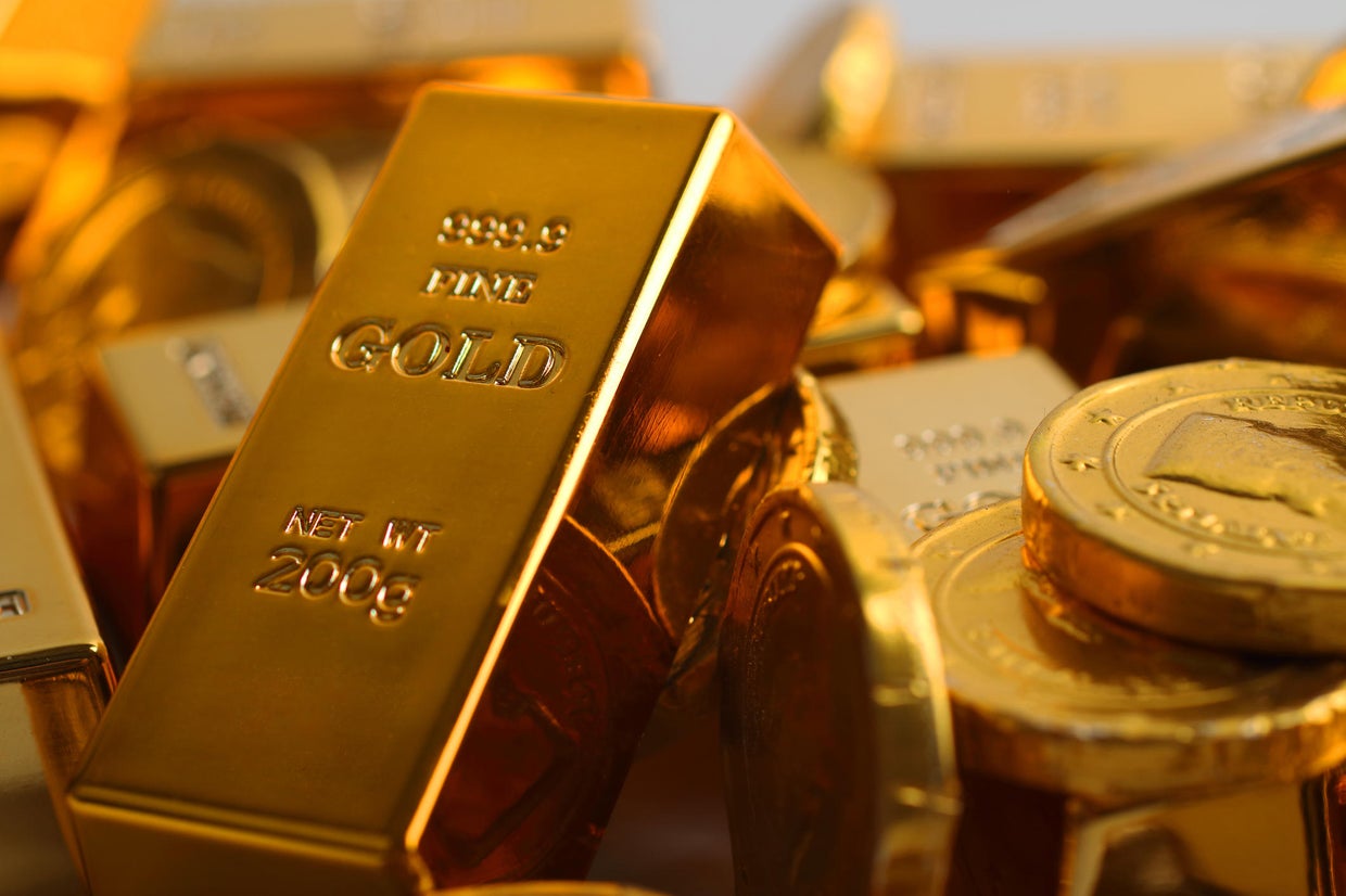 Should beginners buy gold bars and coins? - CBS News