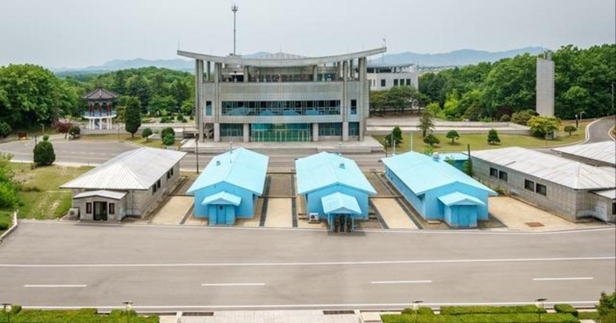 What is the DMZ? Map and pictures show the demilitarized zone Travis ...