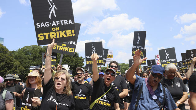 SAG-AFTRA/WGA strike 