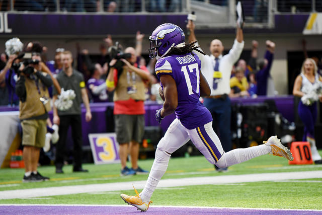 Justin Jefferson Minnesota Vikings Unsigned Running in Touchdown Photo –  Super Sports Center