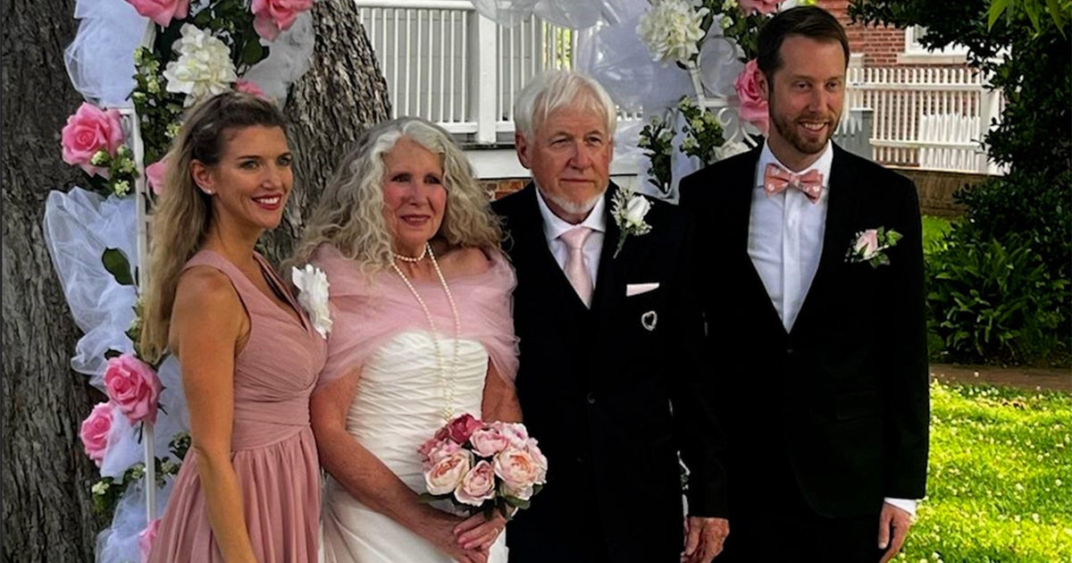 Cancer survivor invites doctors who saved her to play a special role at ...