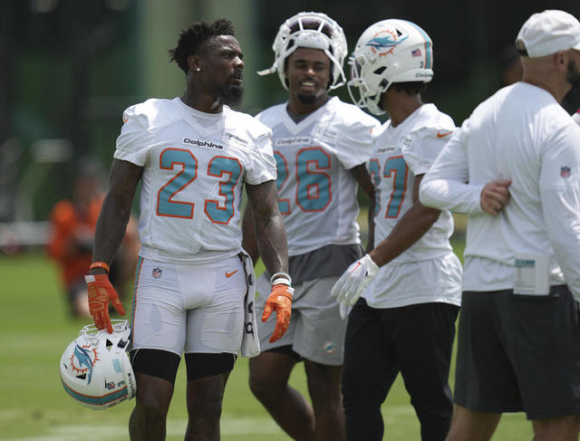 Dolphins' star-powered training camp begins with roster of big names: CBS  News Miami's Steve Goldstein - CBS Miami