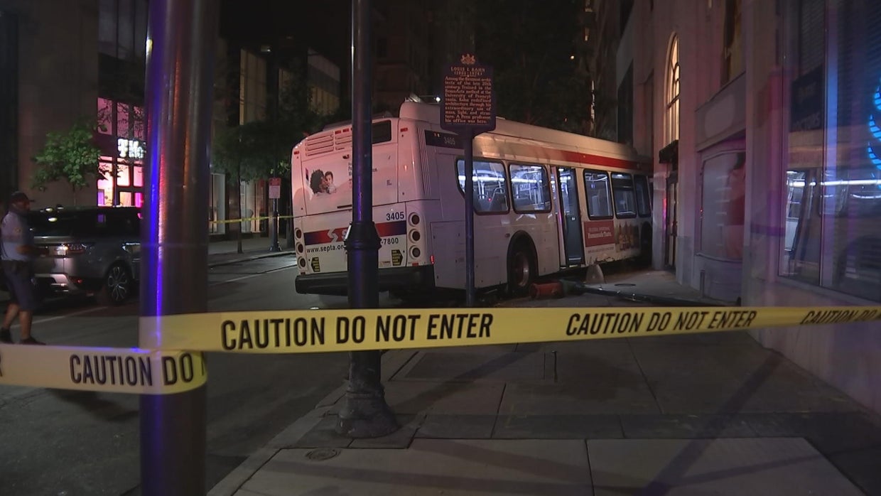 SEPTA bus crashes into Center City building, police say - CBS Philadelphia