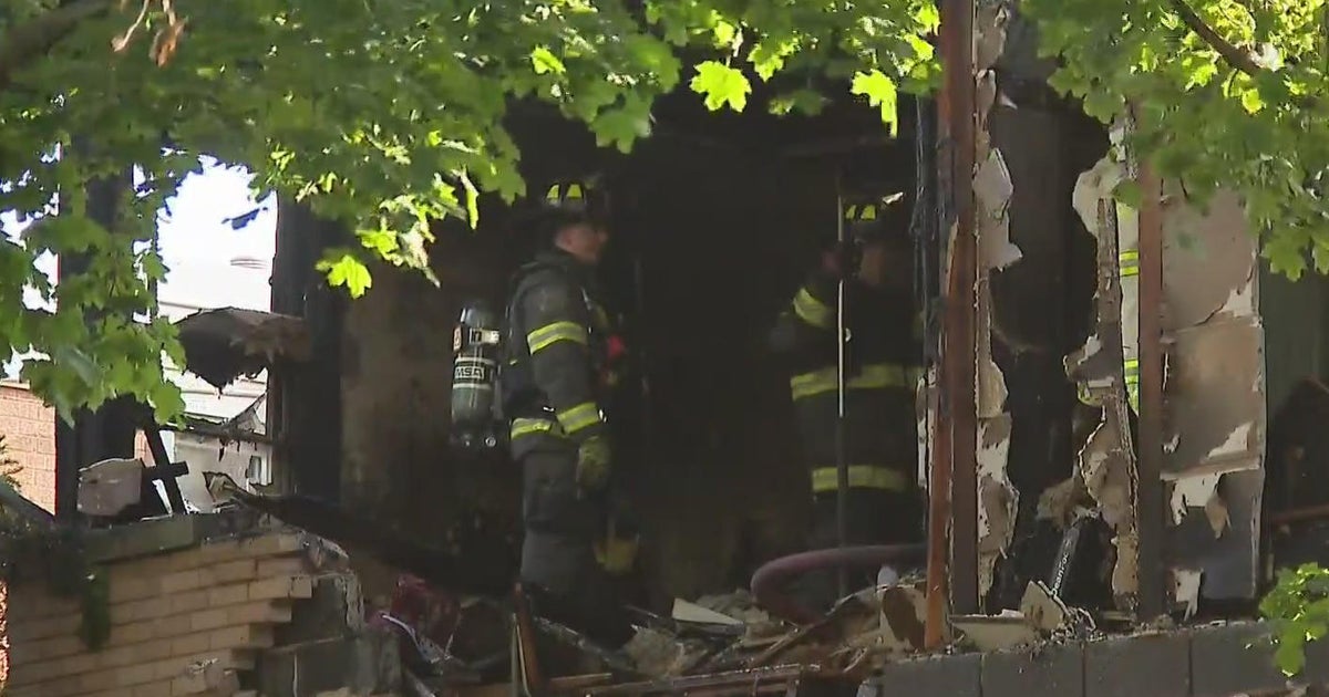 Oak Park building explosion leaves man injured, 12 displaced from home ...