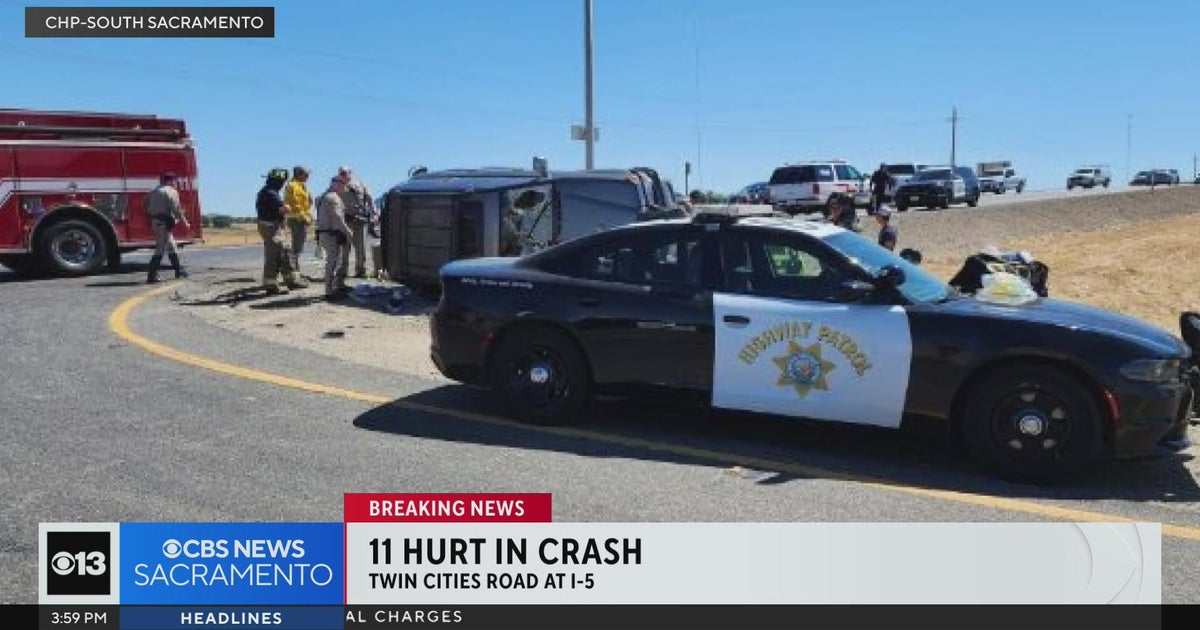 11 hurt in crash on Twin Cities Road in Sacramento County - CBS Sacramento
