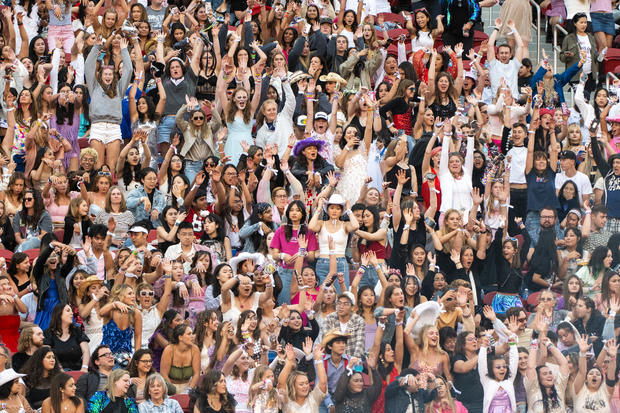 Taylor Swift fans at Levi's Stadium 