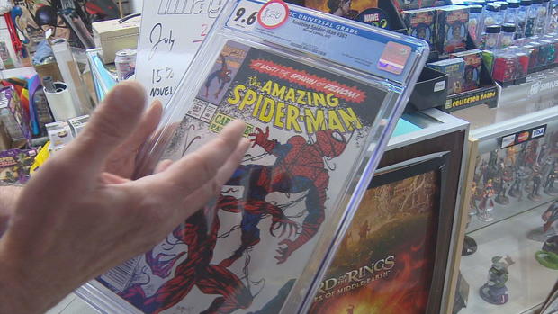 comic-book-store-theft-10pkg-frame-2513.jpg 