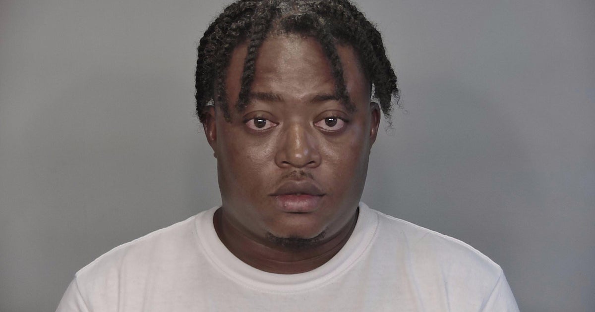 Florida gentleman arrested just after allegedly spitting on, attacking woman with infant in arms Florida gentleman arrested just after allegedly spitting on, attacking woman with infant in arms